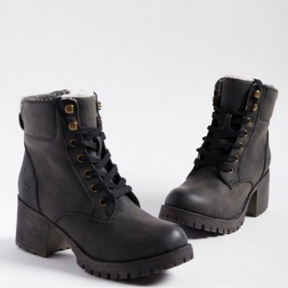 Billabong boots